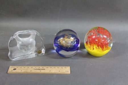 French Crystal Cat Paperweight & 2 Round Glass Paperweights
