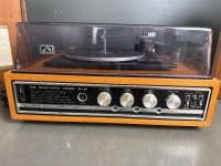 Garrard 6.200 C -His Masters Voice- Turntable with Pair of Sony Speakers - 4