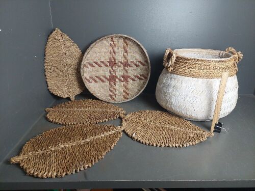 Woven Grass Basket Tray & Place Mats