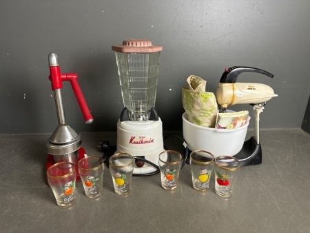 Sunbeam Electric Beater Mix, Retro Fruit Juicer & Fmmco Kwikmix w. vintage Juice Glasses