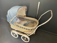 Absolutley Stunning Childrens Pram with Spring Suspension Original Covers & Bedding in Excellent condition Circa.1930/40s - 2