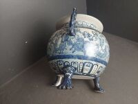 Porcelain Lidded Pot from Hong Kong - 4