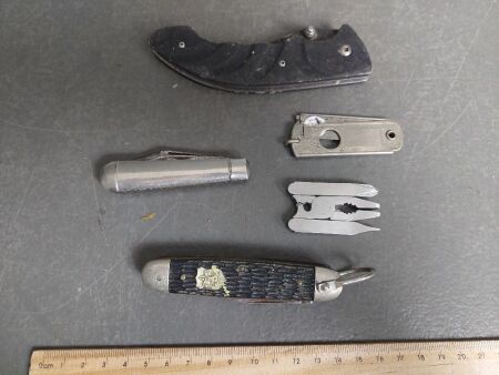 5 assorted pocket knives