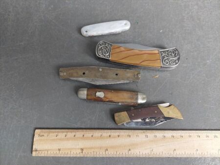 5 assorted pocket knives