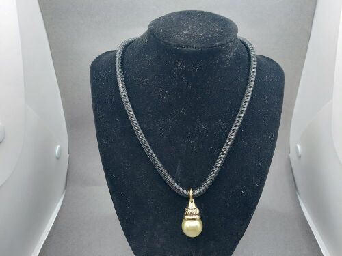 Black and Gold Featured Drop Faux Pearl Necklace - Please Note Change of Description