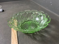 Large Uranuim Glass Bowl - 3