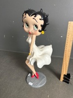 Betty Boop Figurine - 4