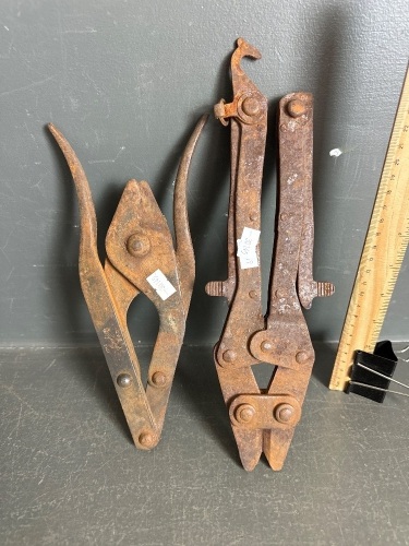 2 x WW2 Wire Cutters - marked Sunshine 1943 and 250 1944