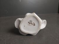 Lladro Nao So Shy Porcelain Figurine Daisa 1989 - 3