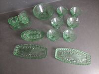 Mixed lot of Green Depression Glass - 2