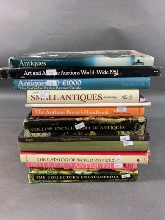 12 x Antiques & Collectables Books