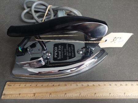 Retro / McM Pifco Travel Iron Mod No. 1053 Folding Handle works great!