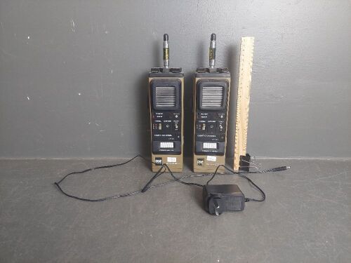 Pair Dick Smith DSE cat d-1106 CB Transceivers with charger