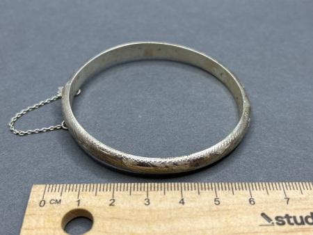 Vintage Serling Silver Clip Bangle