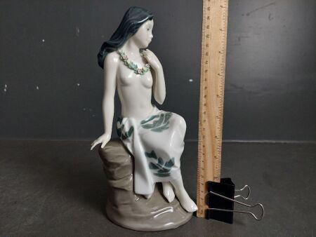  Nadal Porcelain Lady Figurine - Collectable 