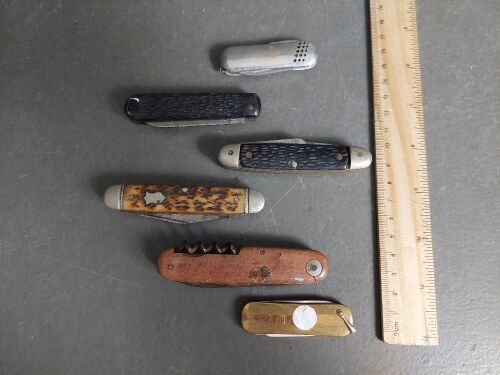 6 assorted pocket knives