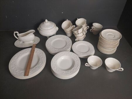 A Massive Collection of Wedgewood Partician Vintage/Antique Dining Set 