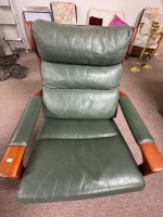 Tessa Green Leather Lounge 2 x 2 Seater & 2 x Single & 2 Foot Stools - 6