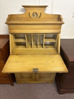 Antique Style Bureau with key - 2