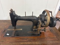 Antique Werthhein Treadle Sewing Machine - 2