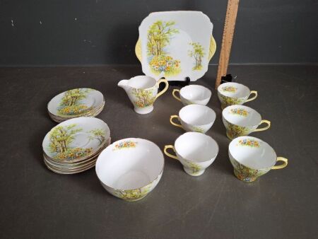 Vintage Shelley China - Daffodil Time - 21x Piece Set - Made in England