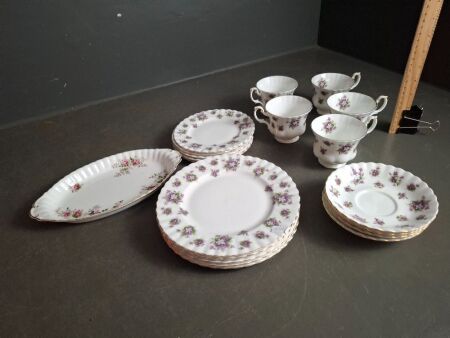 5 Peice Royal Albert Sweet Violets Tea Set - 1 Lavender Rose Plate