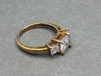 Beautiful 9ct Gold  - 3 Square Stoned Setting Ring - 3