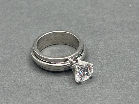 Elegant Sterling Silver Solitaire Ring Double Mount With Big Crystal 