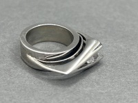 Rare Sterling Silver Ring with Arrow Shaped Setting and Single Oval Solitare  - 2