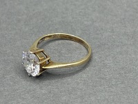 Brilliant 9ct Gold - 6 Clawed Solitarie Ring - 3