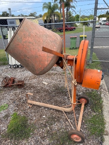 C & G Cement Mixer - In Working Order (lag on start)