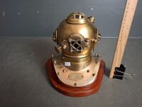 Replica US NavyDiving Helmet Mark V No. 5255 Date 1941