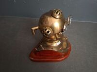 Replica US NavyDiving Helmet Mark V No. 5255 Date 1941 - 4