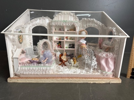 Gorgeous Miniature Dolls House