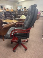 Very Classy Leather Office Chair in excellent condition - 2