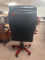 Very Classy Leather Office Chair in excellent condition - 3