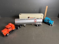 2 x Toys For Big Boys Whiskey Decanter Semi Trailers