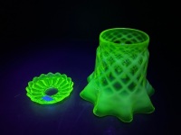 Yelloww Uranium Ruffle Lamp Shade with Small Uranium Glass Light / Lamp Cover