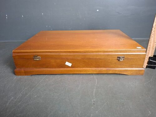 1950s Polished Cedar Coloured Jewellery Case