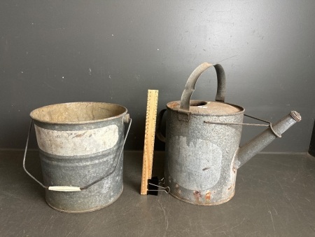 1x Tomlin Metal Watering Can - 1x Metal Bucket