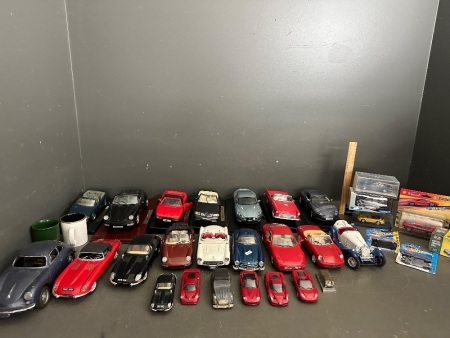 1x Large Lot of Model Cars