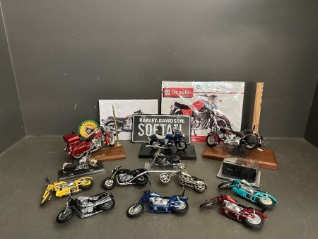 Large Collection of Model Motorbikes and Miscellaneous Items 