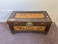 Small Camphor laurel Asian Style Hand Carved Trunk  - 2