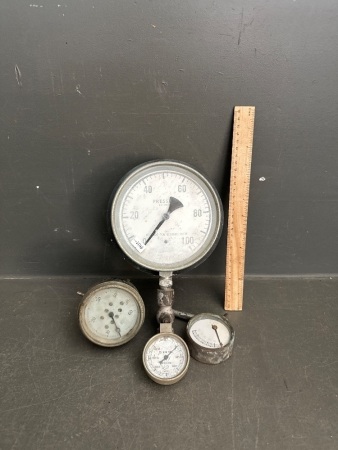 Lot of Pressure Gauges