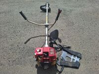 Honda Whipper Snipper  - 3