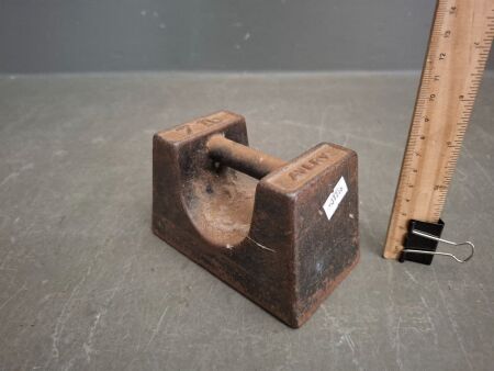 Antique Avery 7 Pounds Collectable Weight