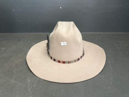 Beautiful Beige Bronco Akubra - In Great Condition - Made in Australia - Size 59