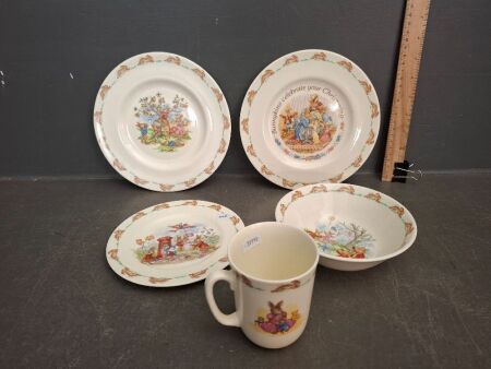 Set Royal Doulton Bunnykins Plates, Bowls & Cup