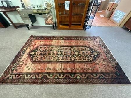 Hand knotted Persian Rug