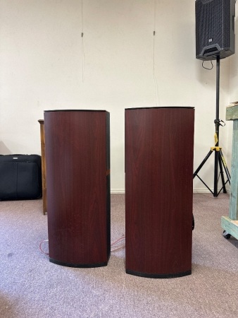 2x Jamo 507a Speakers